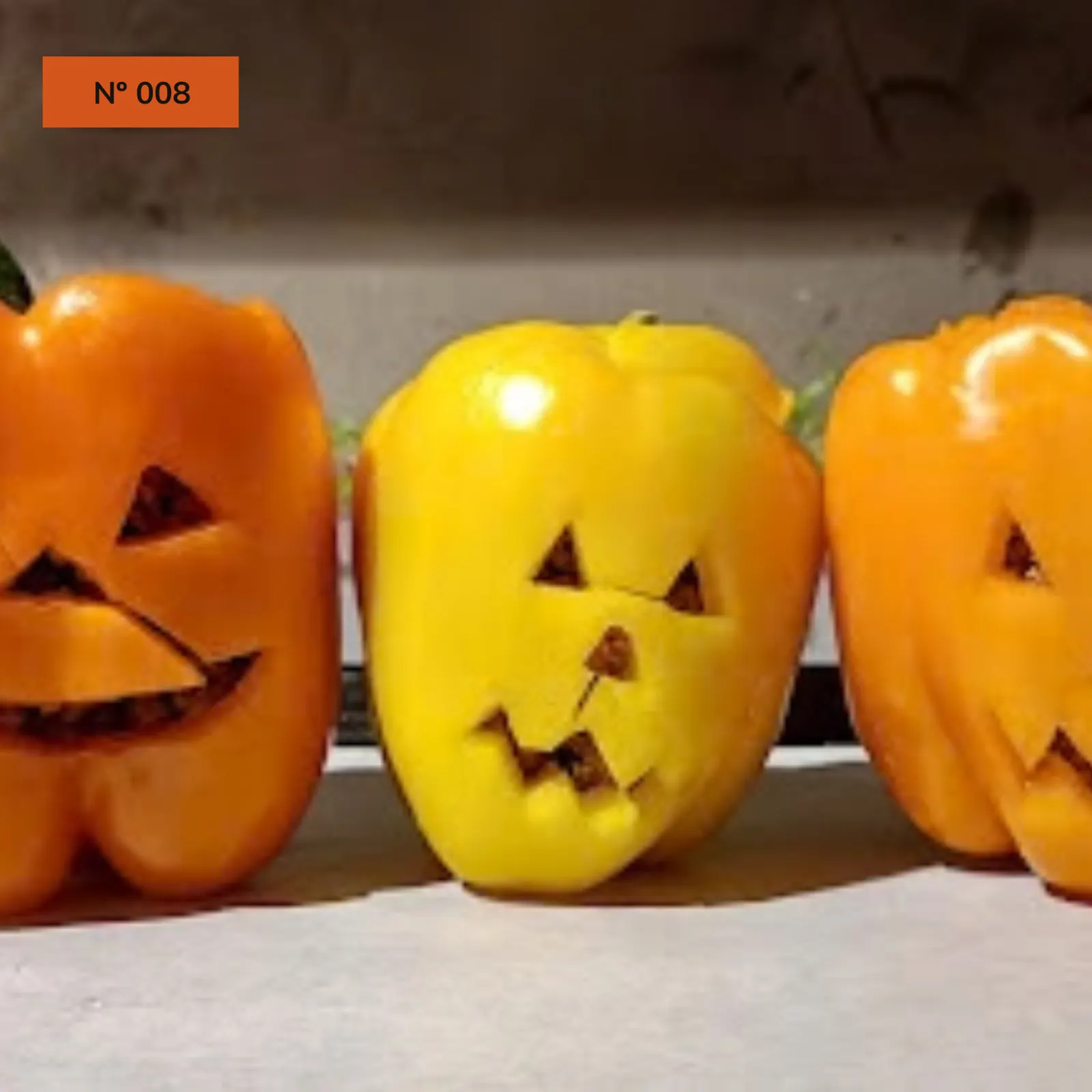 Nº 008 – Halloween Capsicum Carving